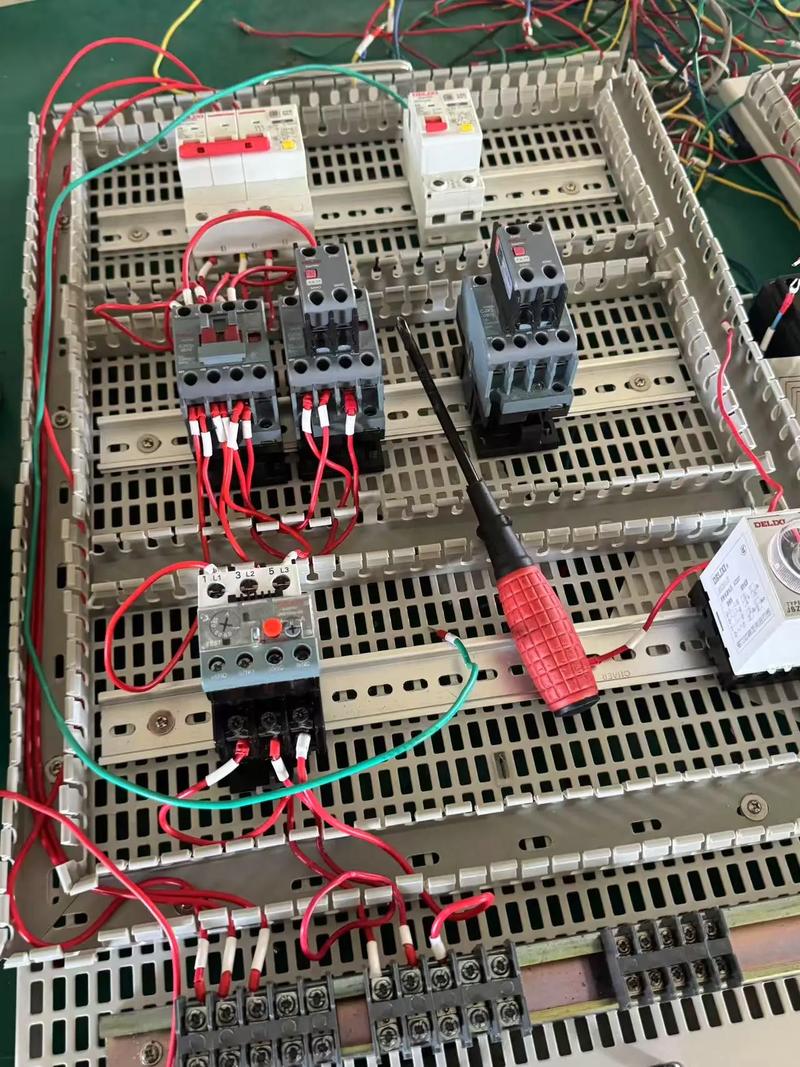 电气自动化技术 闺女这个月都是在学习这我看着都可复杂!没事